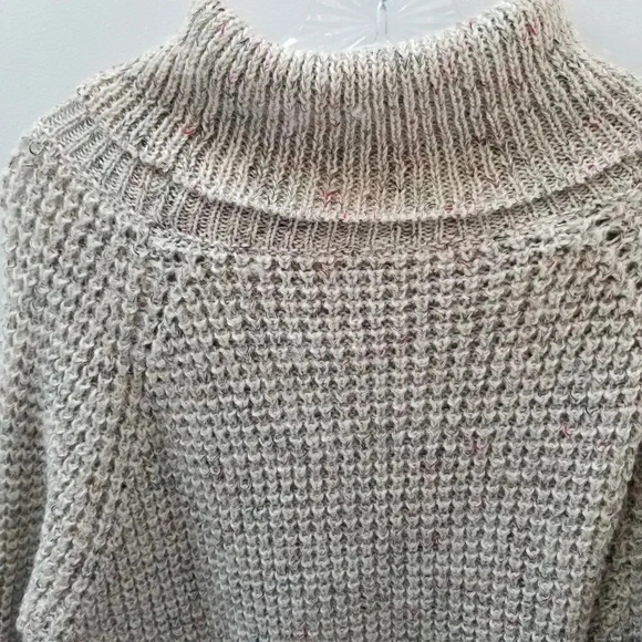 FREE  People Chunky Knit Turtle Neck Sweater M - Picture 11 of 11